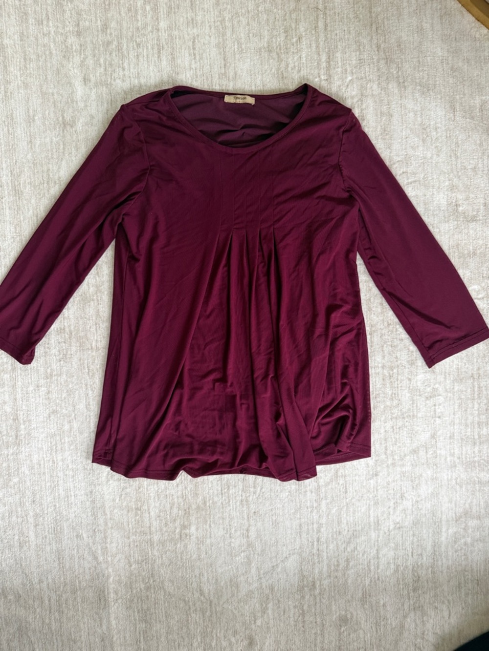 Pleated 3/4 sleeve top ** Bundle 5+ items and name your offer!!! 💖💞
